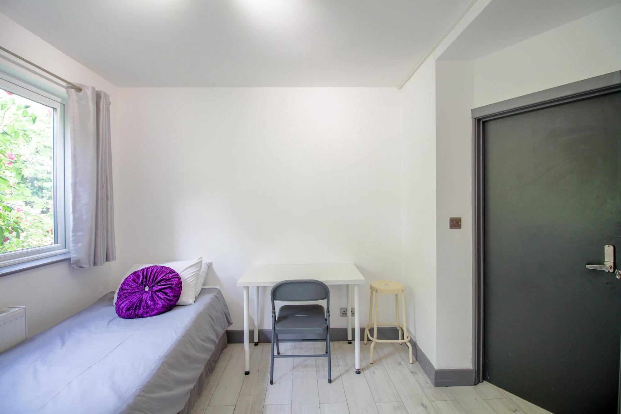 London Elegant New Studio Екстериор снимка